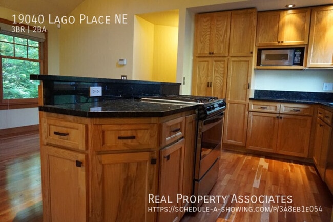 Photo - 19040 Lago Pl NE