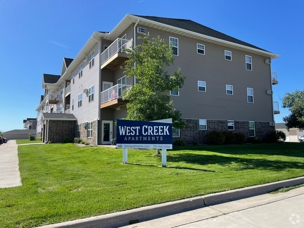 Building Photo - West Creek Crossing Rental