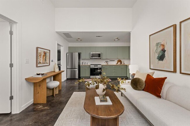 Building Photo - 1601 E 5th St. Unit 113 Rental