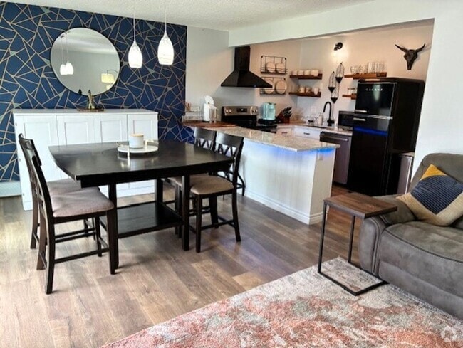 Building Photo - Long Term Rental- Dillon Valley East Z102