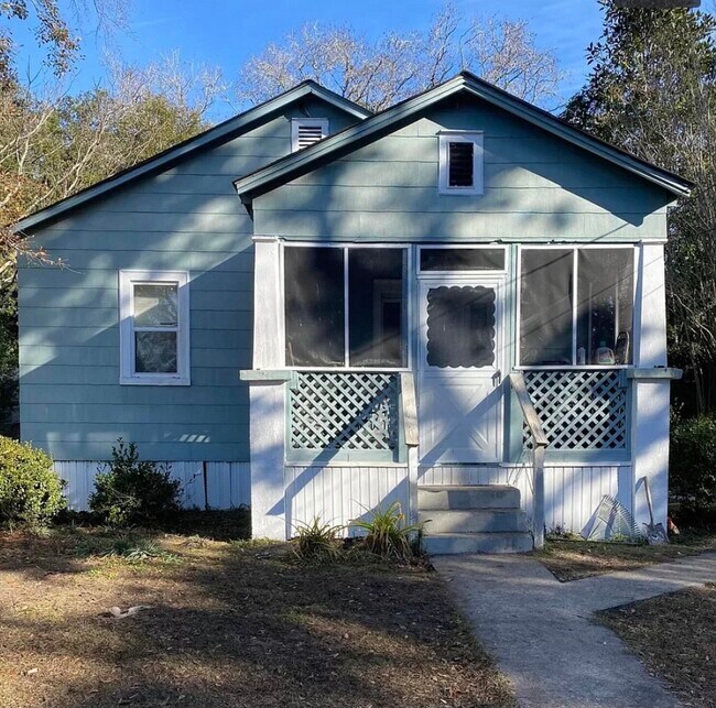 Front of Duplex - 3426 Navajo St Unit A