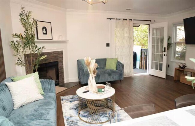 Photo - 144 Willow Stream Ct