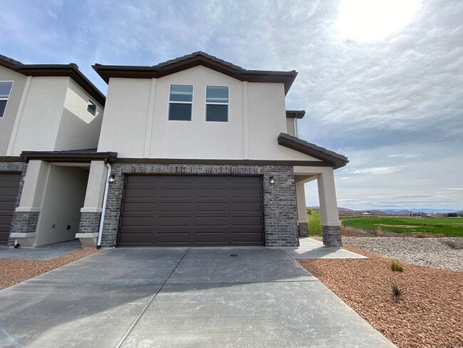 NEWER 4 BEDROOM SAND HOLLOW TOWNHOME FOR R... - NEWER 4 BEDROOM SAND HOLLOW TOWNHOME FOR R...