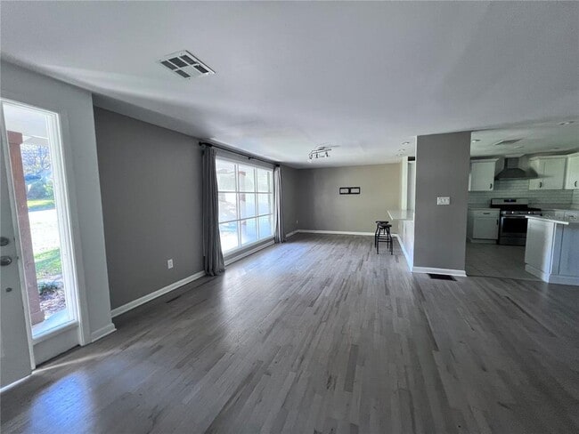 Photo - 122 NW 29th St