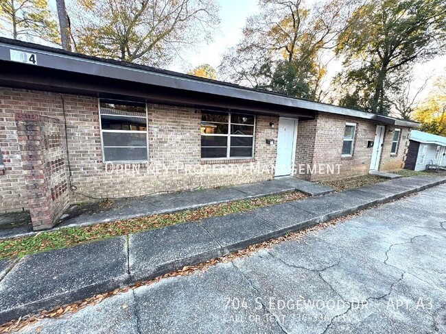 1/1 Duplex Allowing Section 8 in Dothan! - 1/1 Duplex Allowing Section 8 in Dothan! Apartment Unit A3