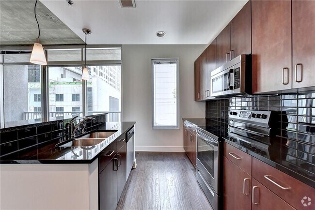 Building Photo - 44 Peachtree Pl NE Unit 828 Rental
