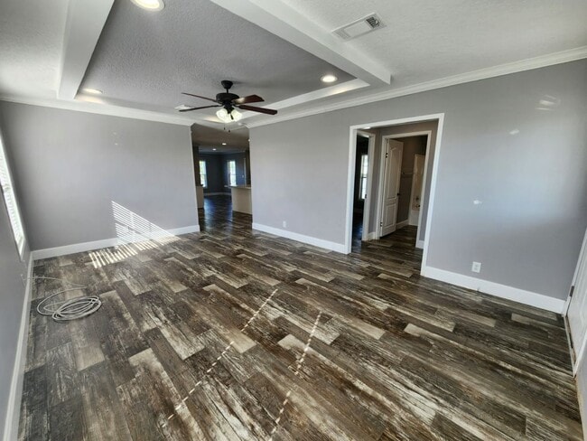 Photo - 453 Emden St