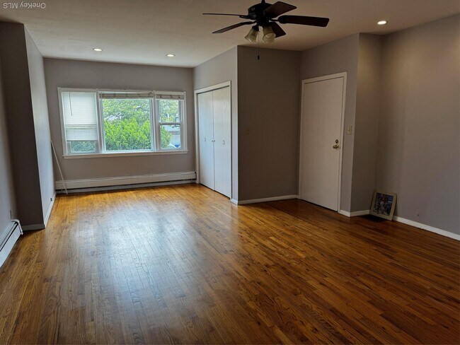 Photo - 561 E Olive St Unit Main