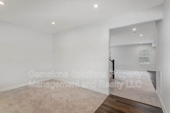 Photo - 3301 Somerset Ln