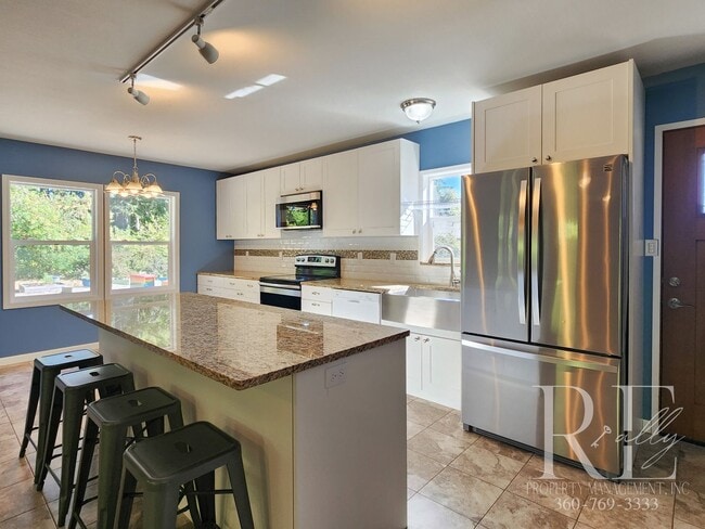 Photo - Charming Farmhouse in Town — Hobby Ready &...