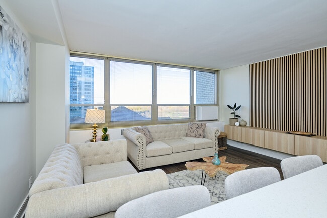 Photo - 3950 N Lake Shore Dr Unit 904