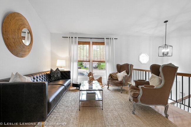 Photo - 685 Milton Dr