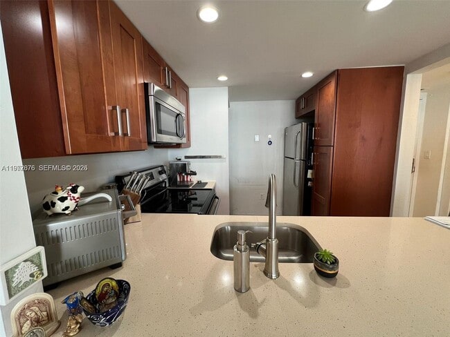 Photo - 600 NE 36th St Unit 1909