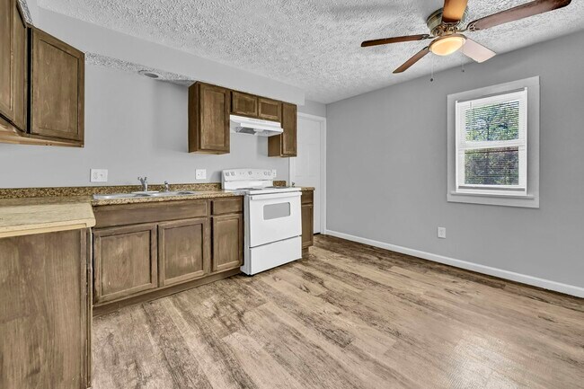Photo - 1724 Lexington Ave
