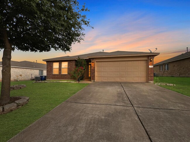 Photo - 1010 Whitley Dr House