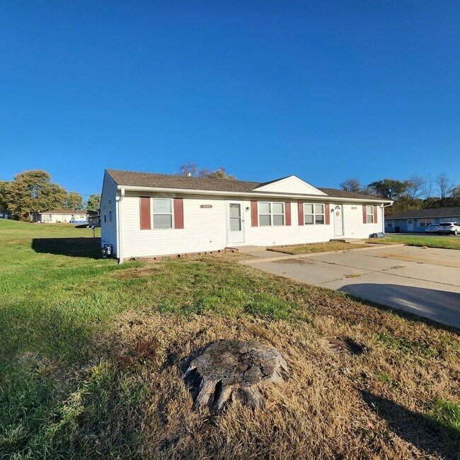2 Bedroom, 1 Bathroom Duplex Unit in Indep... - 2 Bedroom, 1 Bathroom Duplex House Unit in Indep...