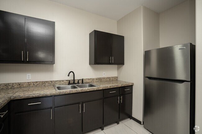 3BR, 2BA - 1,095SF - Kitchen