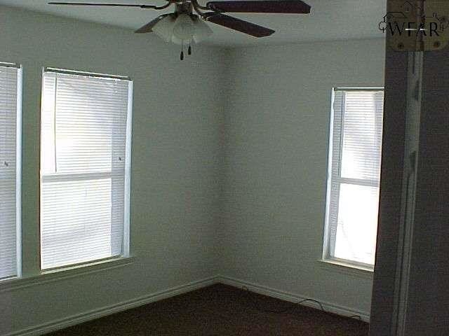 Photo - 502 Rosewood St