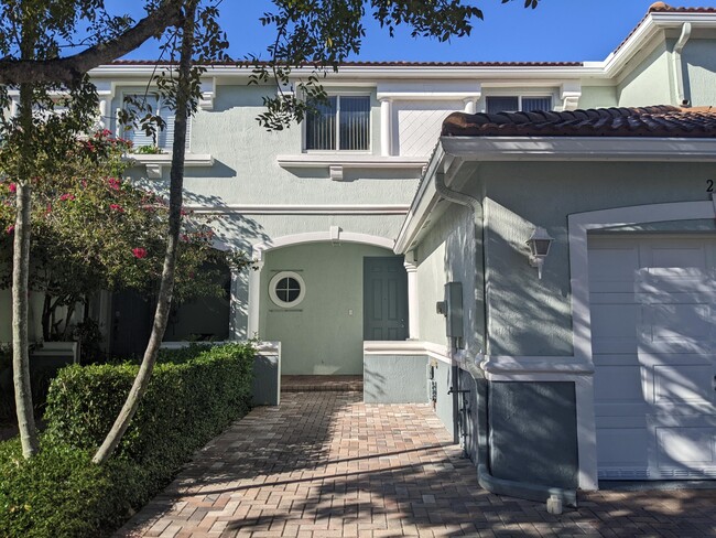 Photo - 2226 Oakmont Dr