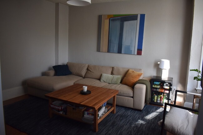 Building Photo - 669 Case Ave Unit 2 Rental
