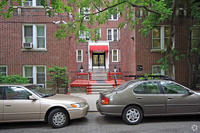 175 Pinehurst Avenue