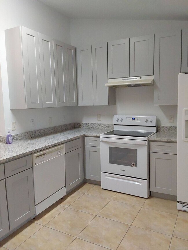 21 Prospect Ln Unit B