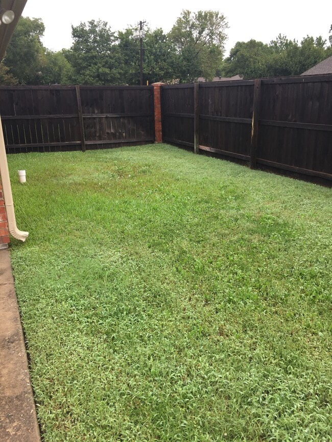 Building Photo - 307 Sunset Blvd