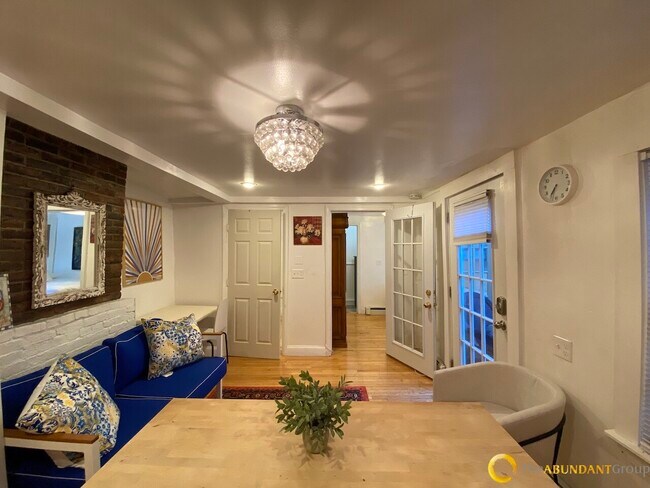 Photo - 11 William St Unit S