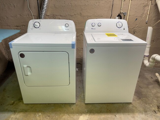 Photo - PRELEASING for AUGUST! Close to Campus