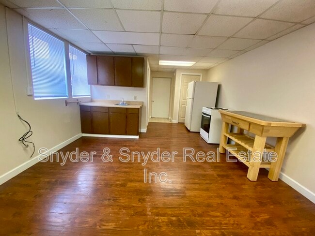 Photo - 777 W Market St