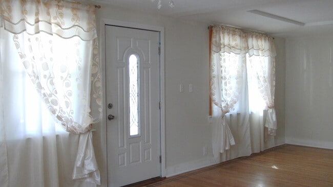 Photo - 12-70 Edward St