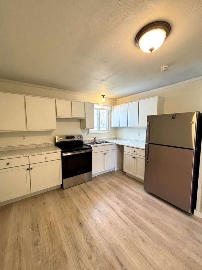Building Photo - 601 Meadow St Unit #1