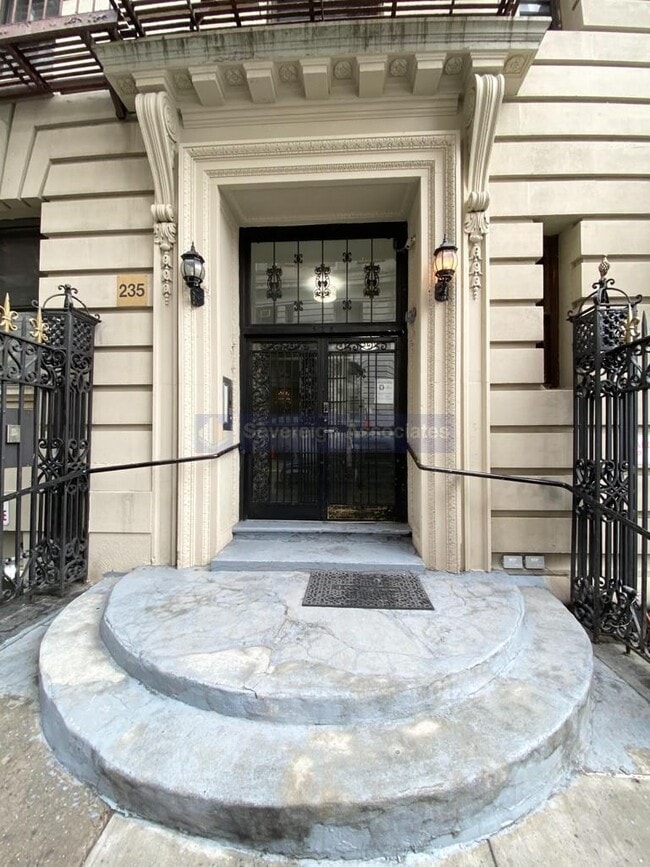 Photo - 235 W 103rd St Unit 4B