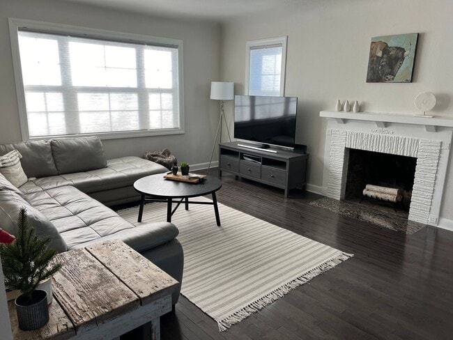 Photo - Beautiful 4 Bed 3 Bath Home for Rent! Great Location, Modern Updates!