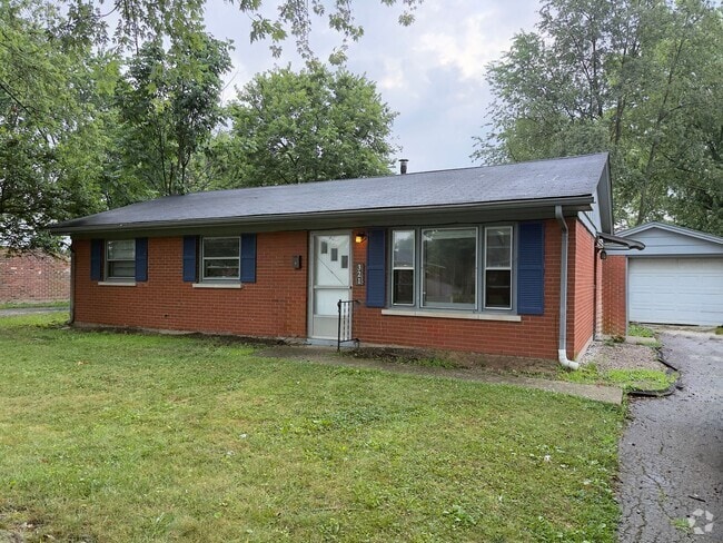 Building Photo - Cute house with a fenced in yard!