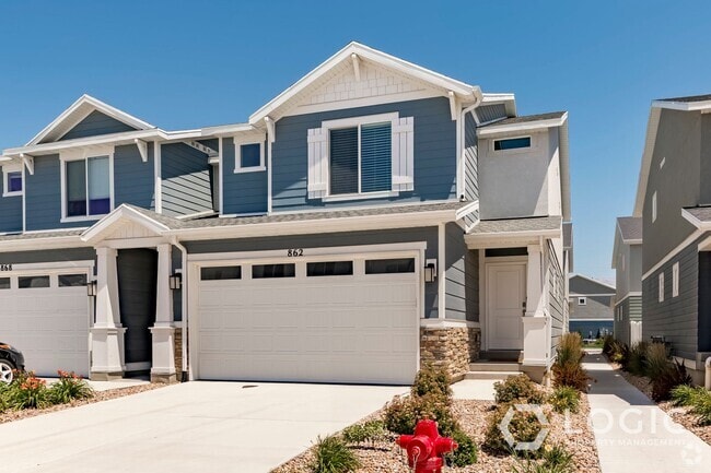 Building Photo - Gorgeous Row End Townhome in Lehi!