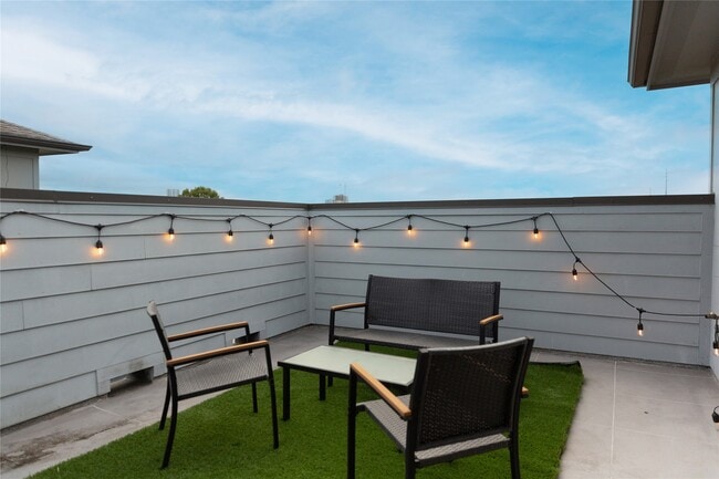 Photo - 2903 Blodgett St