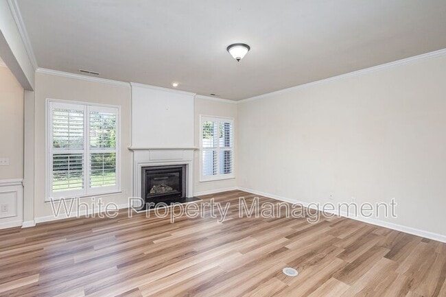 Photo - 15642 Canmore Street