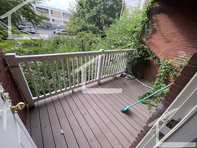 Building Photo - Newly renovated 1 bed