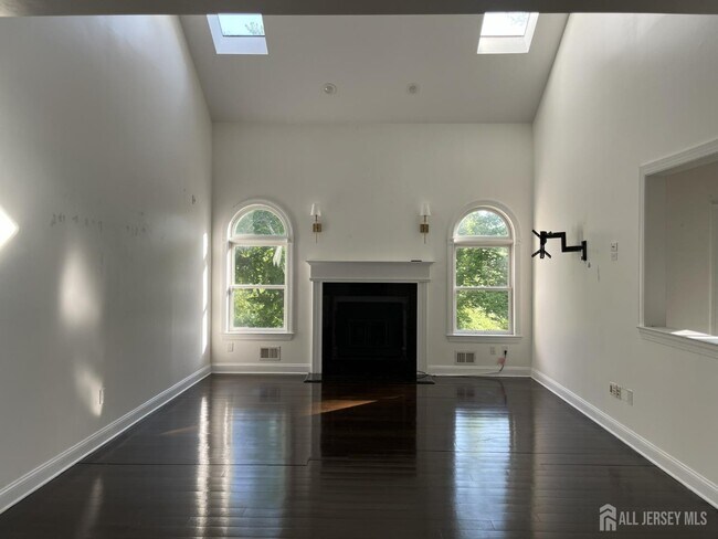 15 Hope Dr