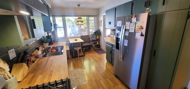 Photo - Duluth, MN - 4 bedroom - 2 bathroom - Sing...