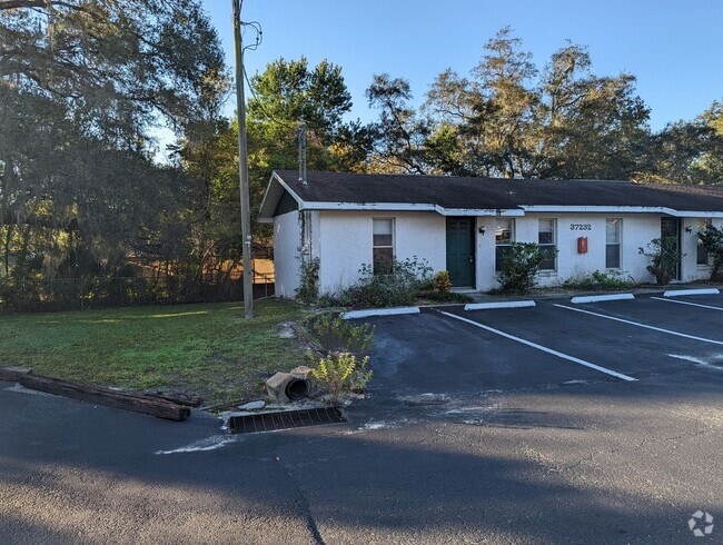 Building Photo - 1 bed/1 bath $1,000/month in Dade City! Rental