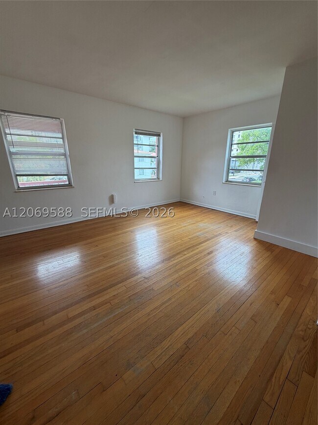Photo - 33 Madeira Ave Unit 3