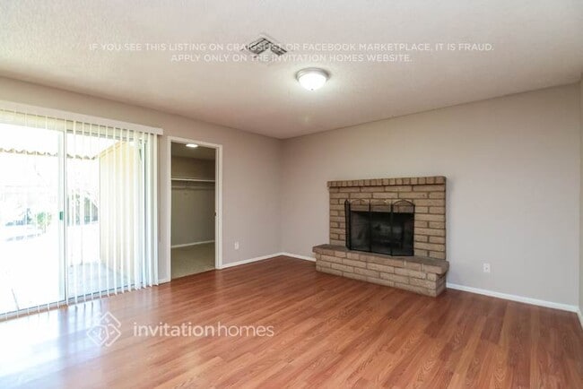 805 W Harvard Dr