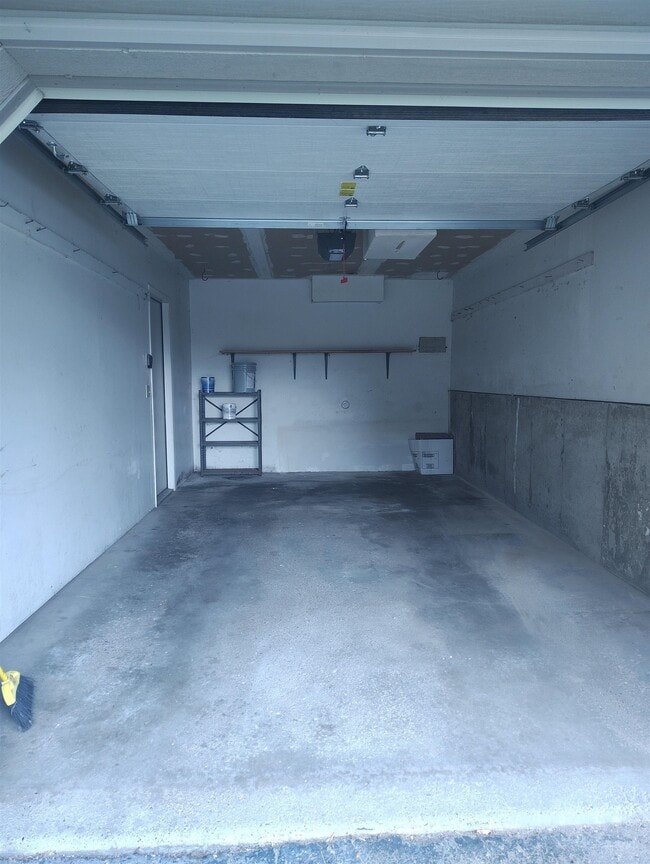 701 Iroquois Ct