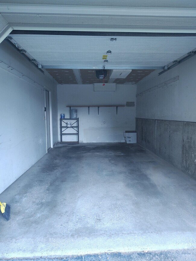 Photo - 701 Iroquois Ct