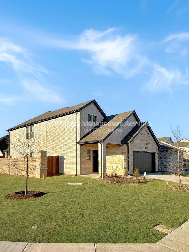 Photo - 614 Clover Crk Dr