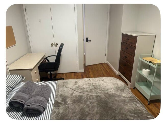 Photo - 305 E Mt Eden Ave Unit Apt 1