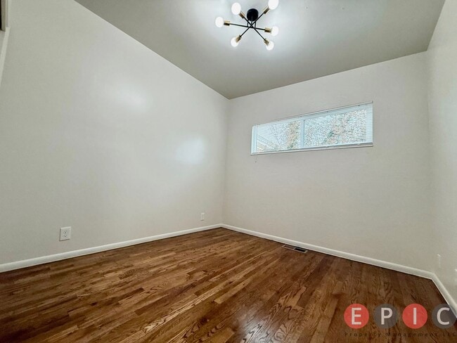 Photo - 4608 Russell St Unit 4608