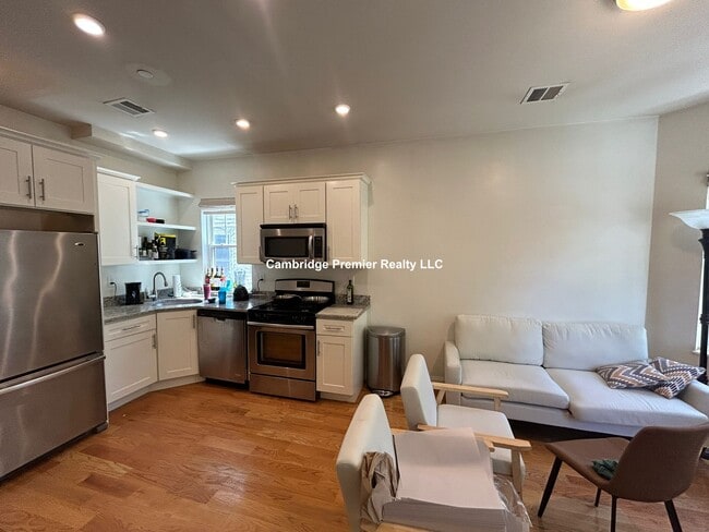 Photo - 6 Gilmore St Unit 2